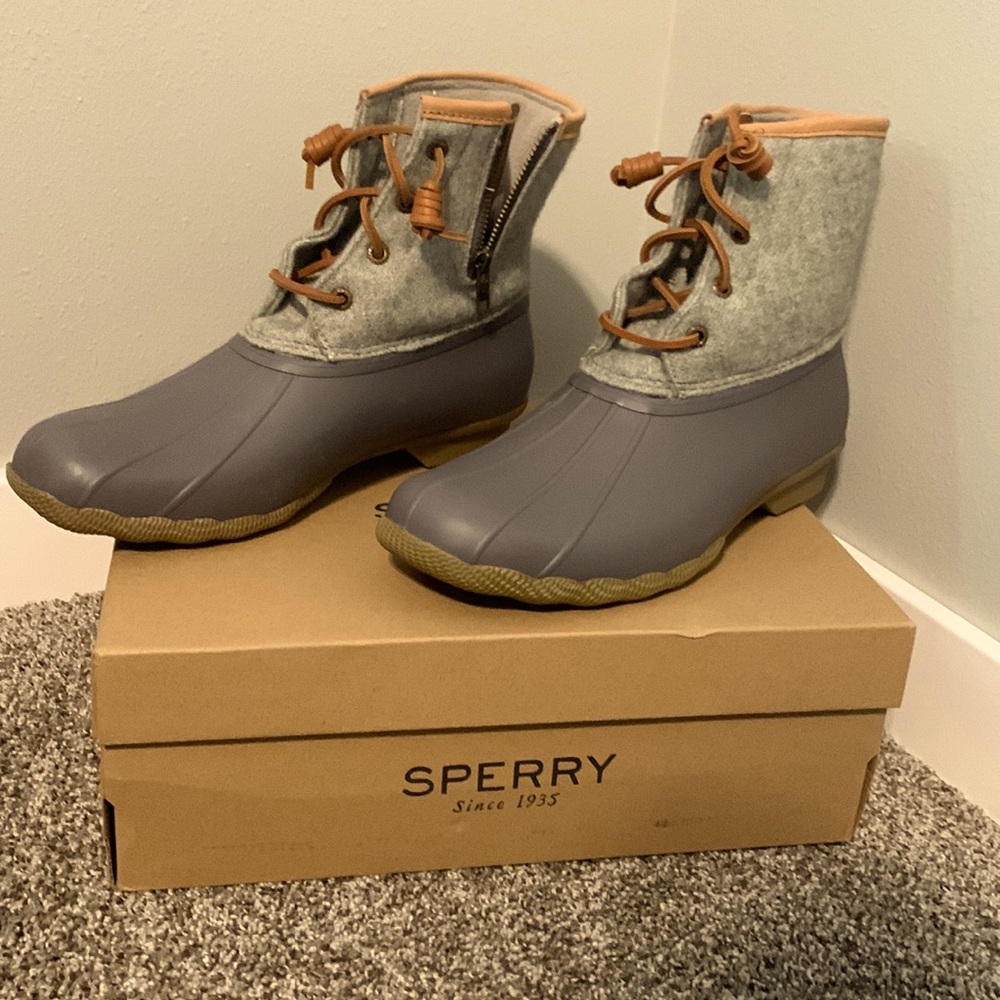 Sperry NWT duck boots